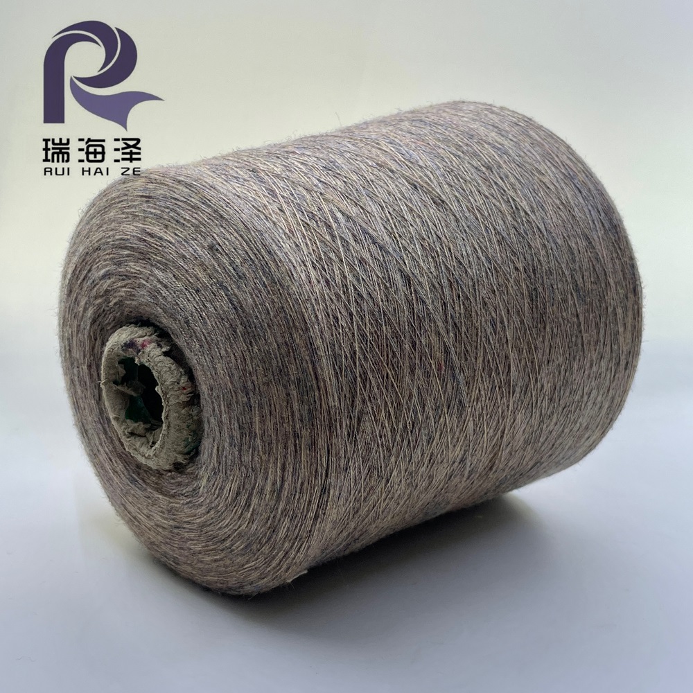 Hvordan opnår Polyester Core Spun Yarn den perfekte kombination af styrke og komfort?